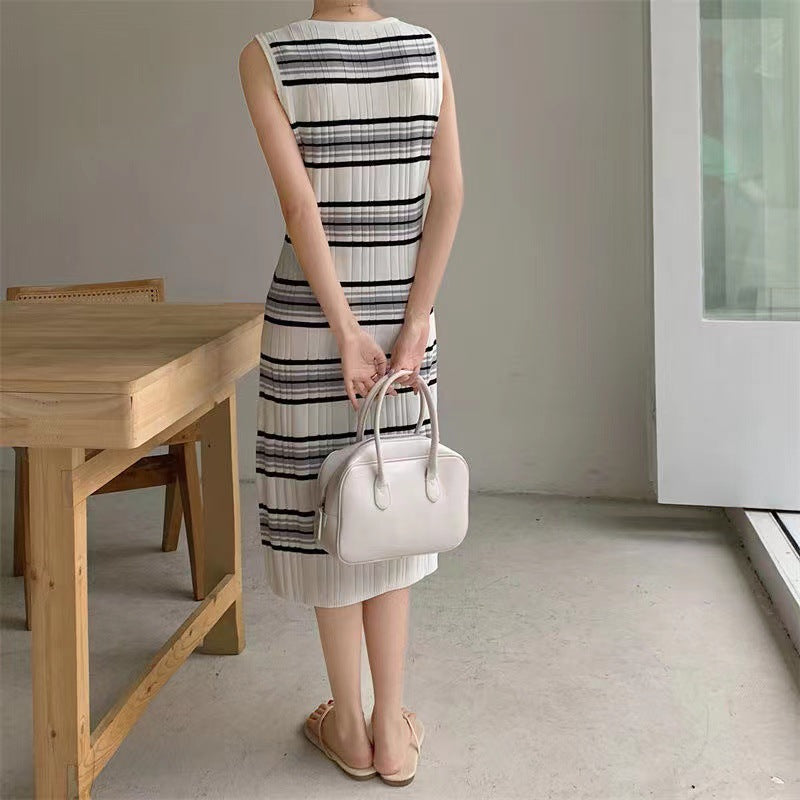 Round Neck Sleeveless Casual Striped Dress