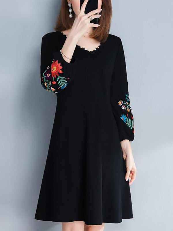 Floral Embroidery Round Neck Midi Dress